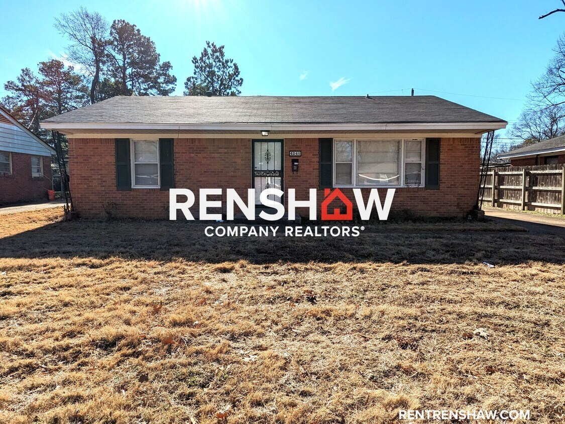 Primary Photo - 4241 Philsdale - 3 Bed / 1 Bath - Move In ...