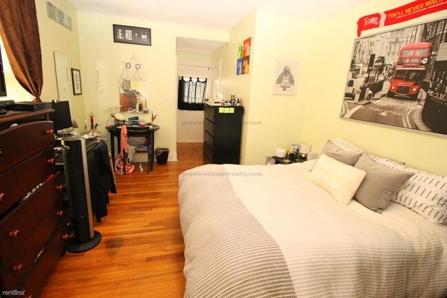 Building Photo - 124 Sutherland Rd