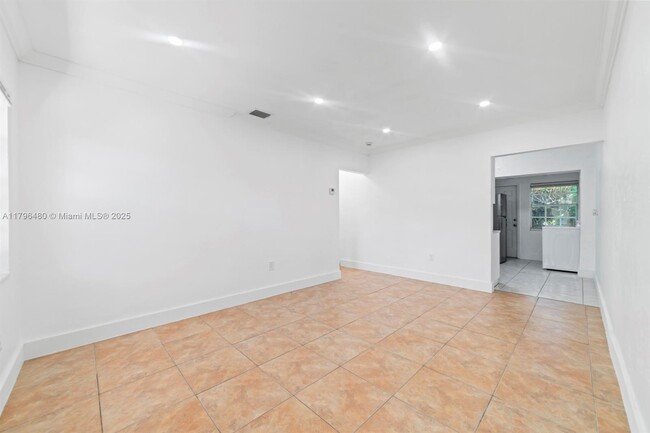 Foto del edificio - 17380 NE 4th Pl