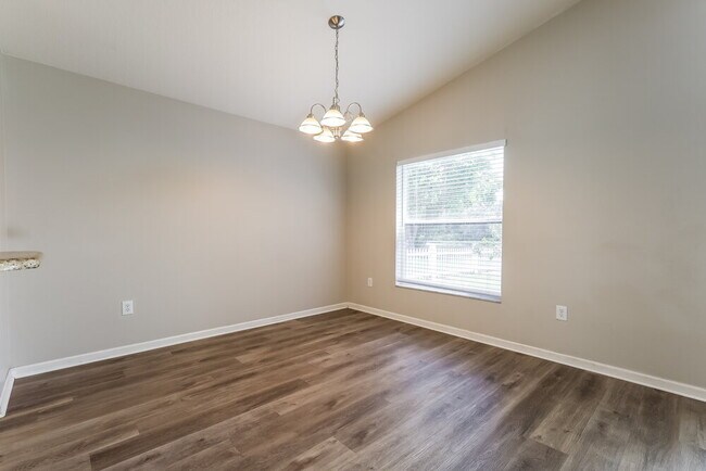 Building Photo - 1106 Summer Breeze Dr