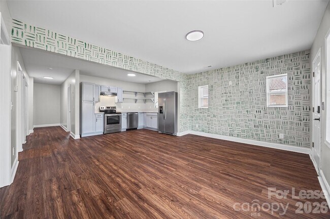 Foto del edificio - 1235 Bradford Heights Rd