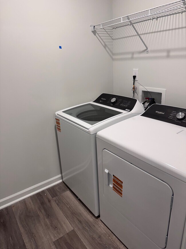 Foto del edificio - 4555 Dillon Mill Dr