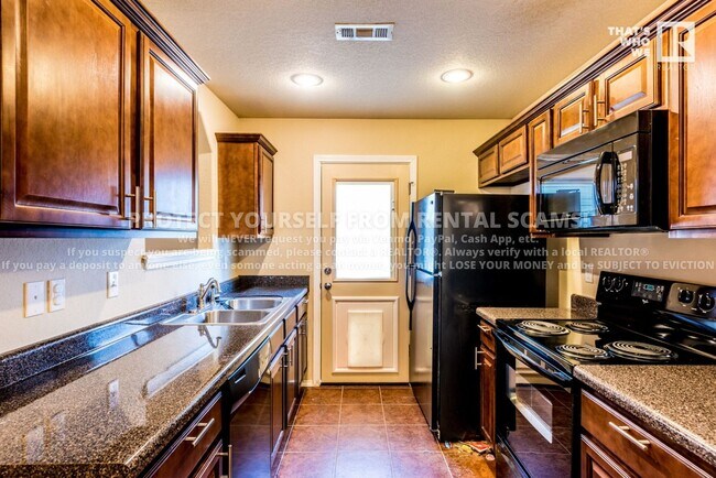 Building Photo - 4537 W Pecan St
