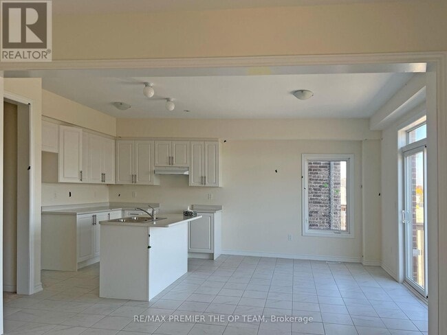 Building Photo - 103 Robin Trail