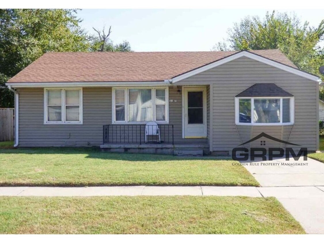 Primary Photo - 3 Bed 2 Bath Home with 2 Car Garage