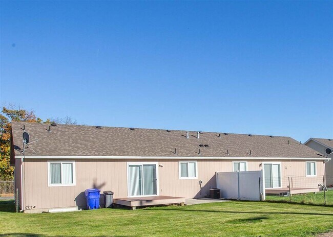 Building Photo - 4303 N Blake Rd