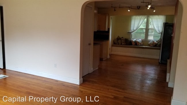 Building Photo - 3 br, 1.5 bath House - 3 Laurel Ave