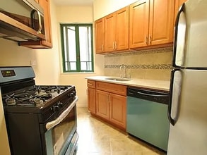 Building Photo - 1505 Metropolitan Ave