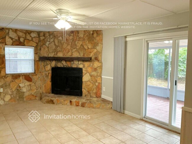 Foto del edificio - 1627 Bentin Dr S