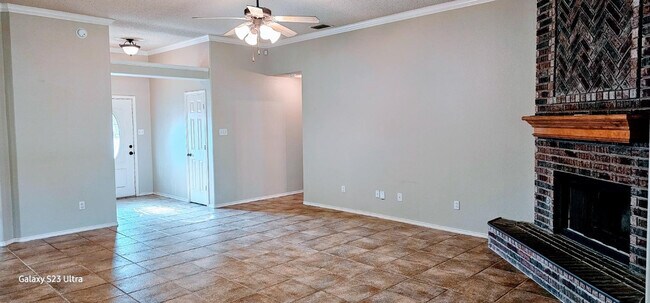 Foto del edificio - 9804 Ironton Ave