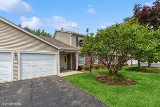 Building Photo - 302 Newport Ln