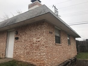 Building Photo - 160 NE 12th St