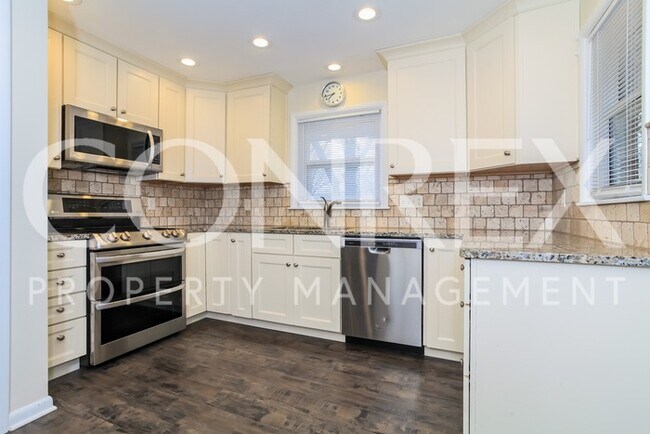 Building Photo - Unique Quad Level Home