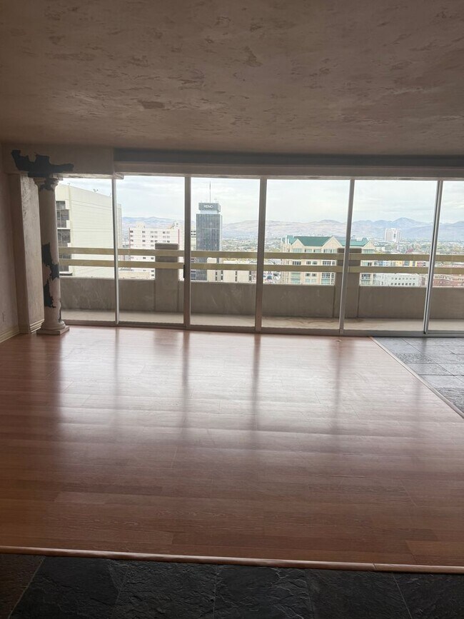 Foto del edificio - 100 N Arlington Ave