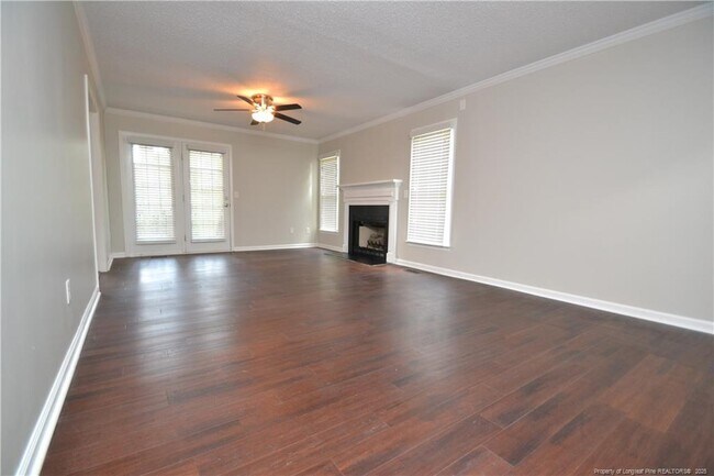 Building Photo - 712 Penncross Dr