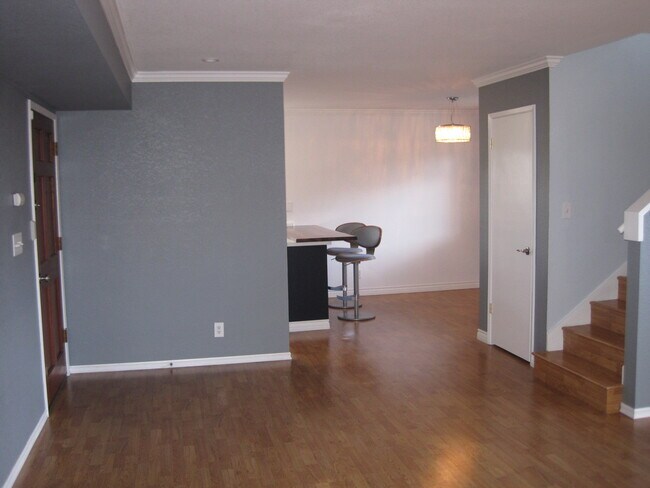 Entry and dining area - 134 Cypress Grove Ct