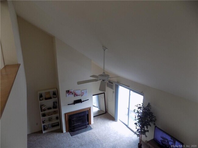 Building Photo - 180 Willow Springs