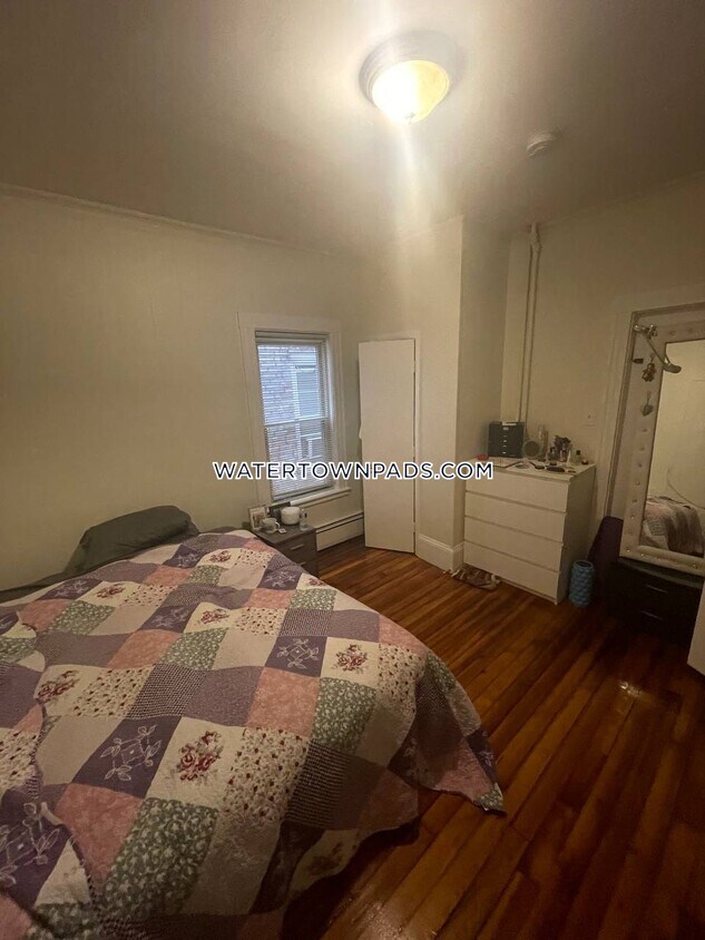 86 Prentiss St Unit 1, Watertown, MA 02472 Room for Rent in Watertown