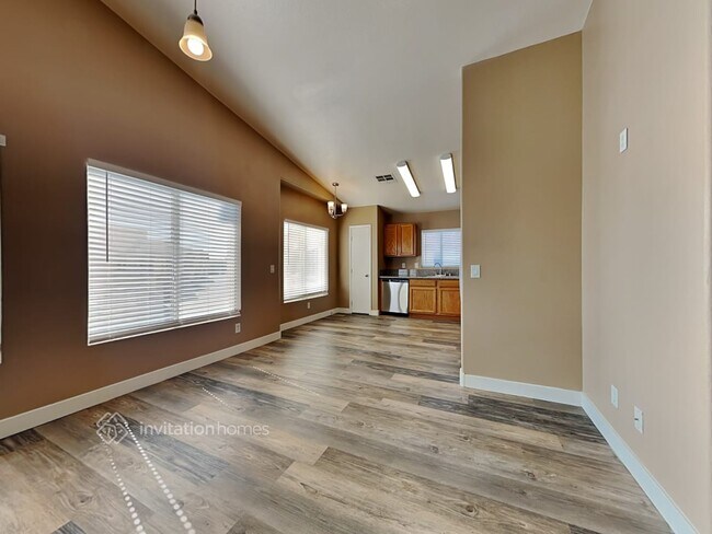 Foto del edificio - 6048 Allred Pl