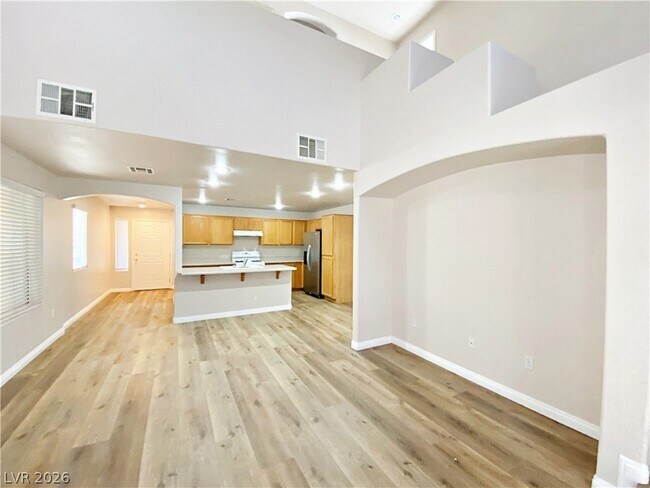 Foto del edificio - 5281 Valencia Crest Ave