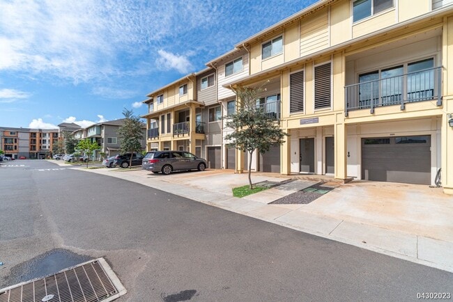 Building Photo - $3,375 / 2br - 1143ft² - Well Maintained 2BR/2.5BA/2PKG unit in Ho'opili (Ewa Beach)