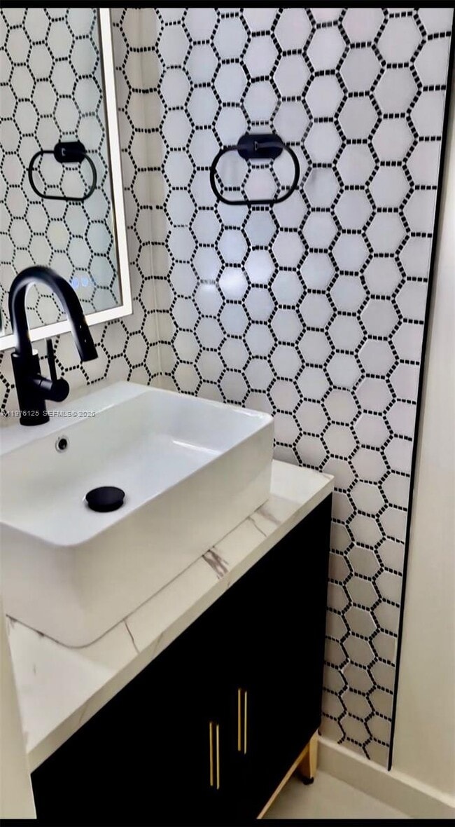 Photo - 747 SE 1st Ave House