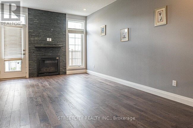 Building Photo - 275-275 Callaway Rd