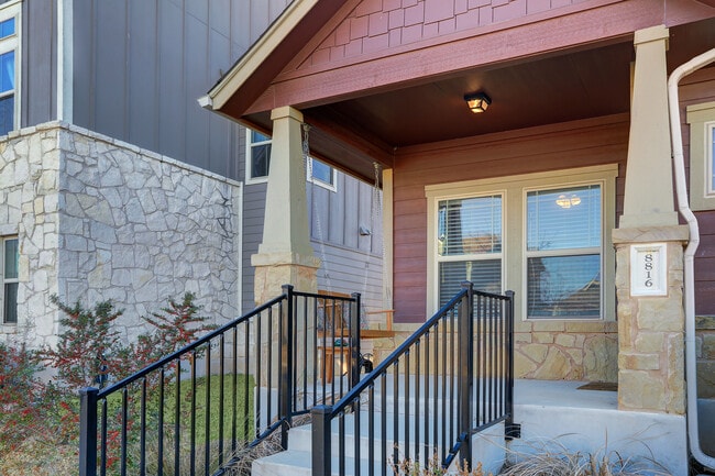 Building Photo - 8816 Sikes Way