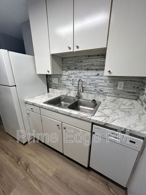 Foto del edificio - 4621 Prescott Ave