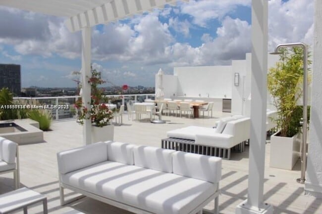 Building Photo - 4250 Biscayne Blvd