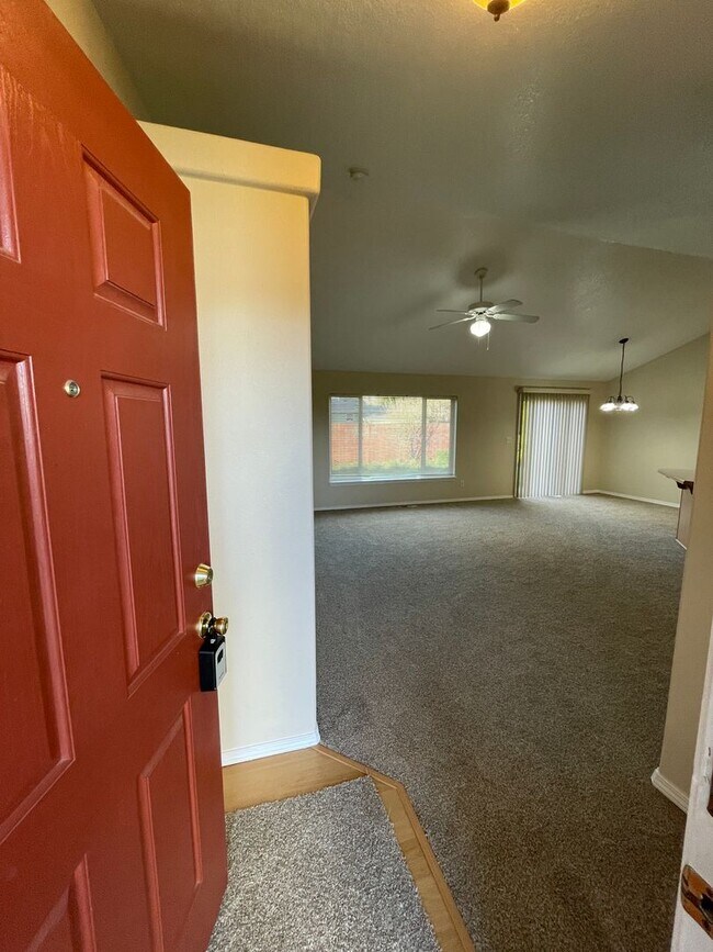 Foto del edificio - Hard to find 3 bedroom house in Monmouth!