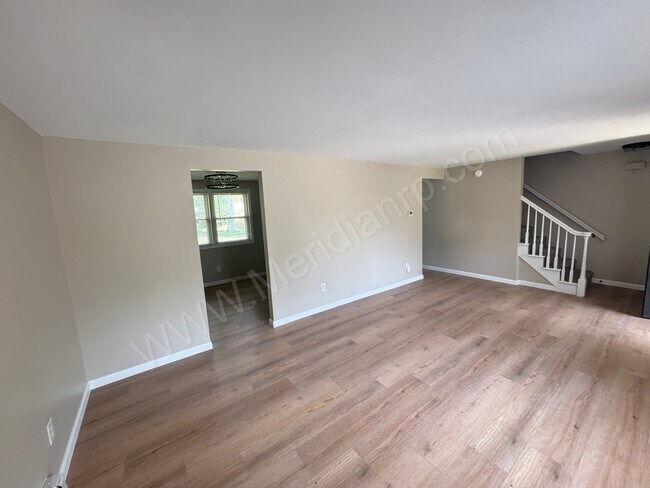 Foto del edificio - 4725 Maple Terrace Pkwy