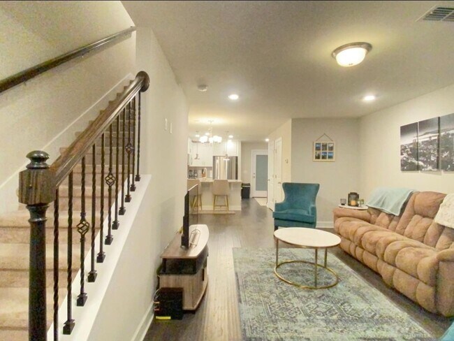 Entrance - 1116 Lilly Valley Way