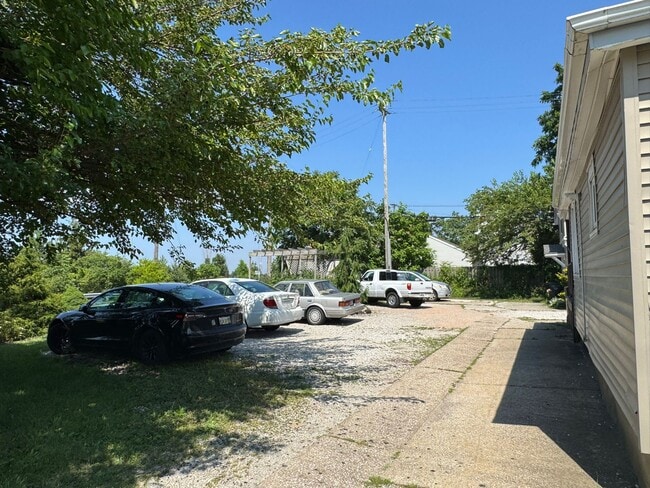 Building Photo - 3153 W 106th St