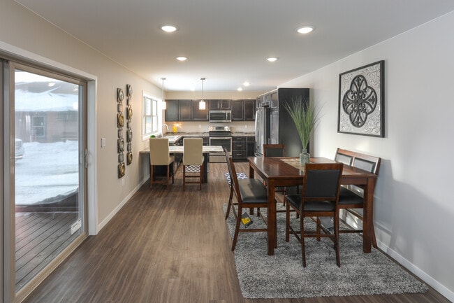 Interior Photo - EMPIRE