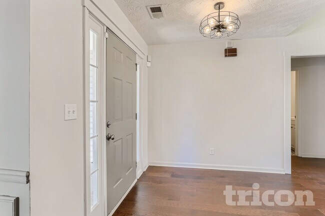 Foto del edificio - 2500 Huntington Dr