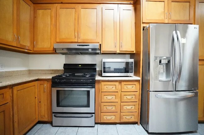 Foto del edificio - 1354 W 24th St
