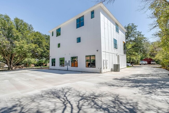Building Photo - 3550 Dryden Rd