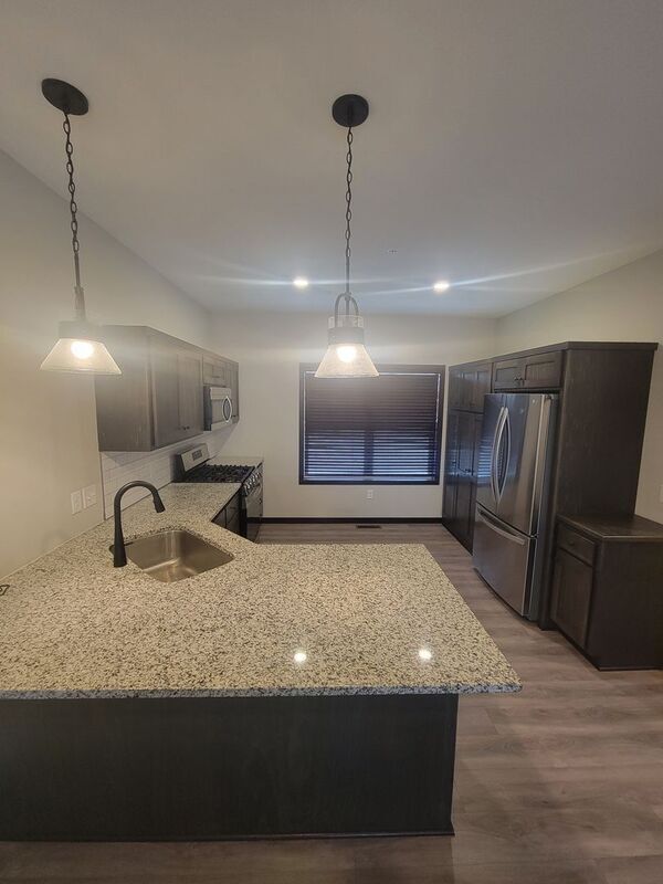 Foto principal - 10280 3rd St NE