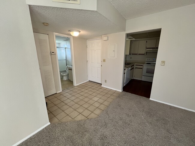 Building Photo - 1522 SE Royal Green Cir