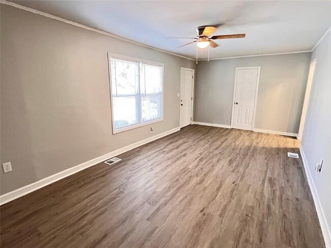 Building Photo - 413 W Highland Ave