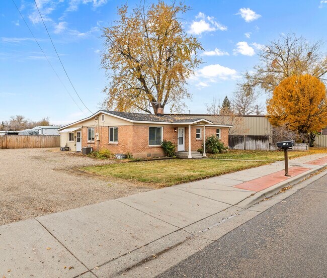 Foto del edificio - 4057 N Adams St