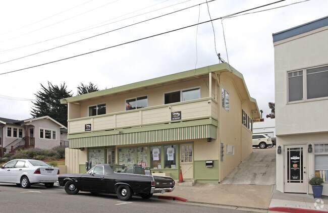 Building Photo - 845 Wave St