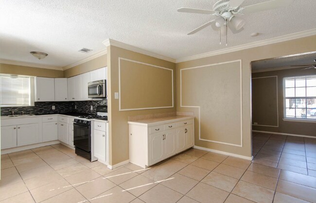 Foto del edificio - 830 E Linda Dr