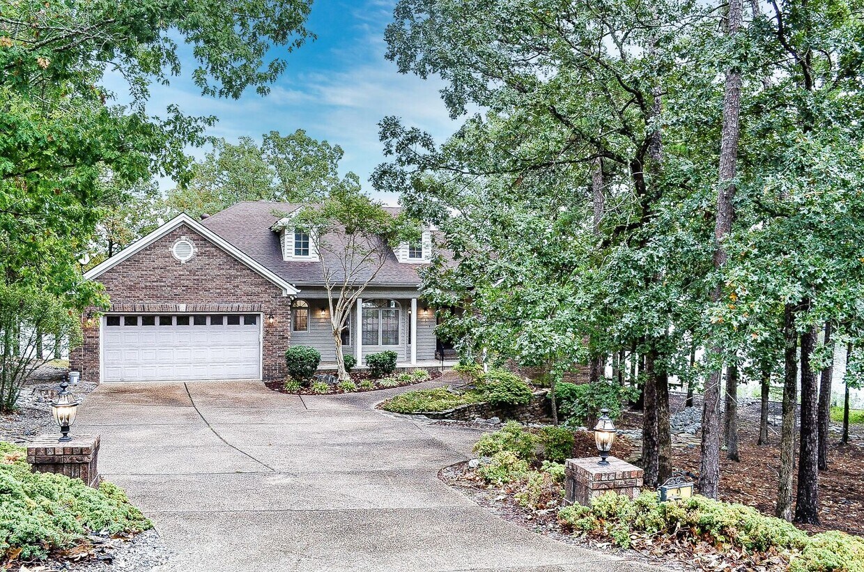Primary Photo - Lake Balboa | Home | Unfurnished