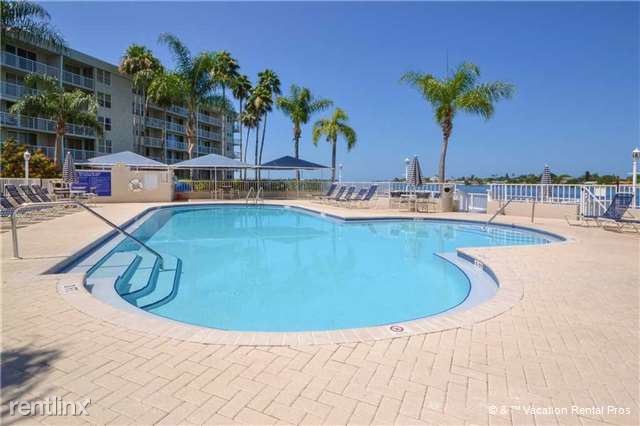 Building Photo - 5801 Bahia del Mar Cir