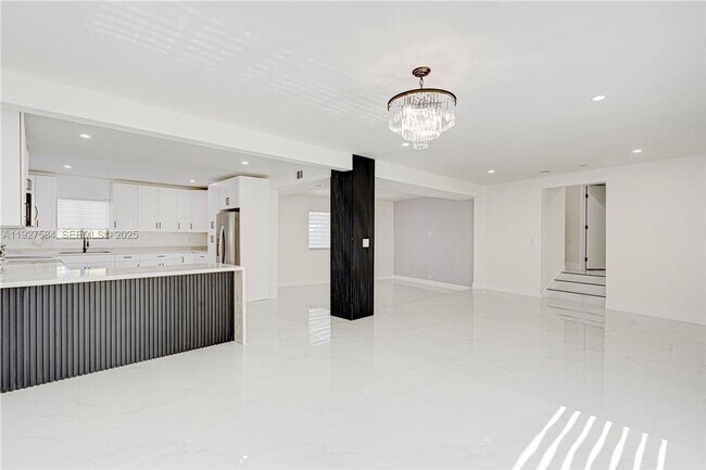 Foto del edificio - 175 NE 120th St