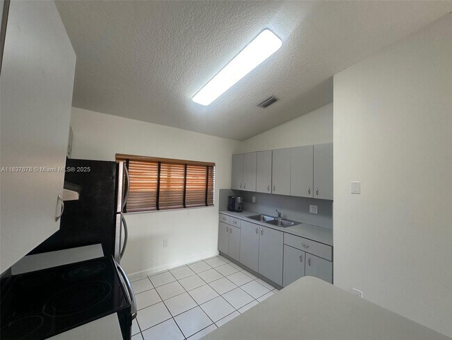 Building Photo - 2891 W 76th St