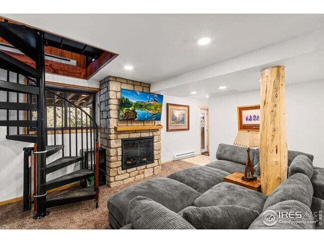Building Photo - 838 Lakeshore Dr