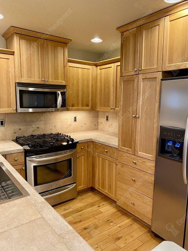 Foto del edificio - 3-BR Craftsman Home in NW Bend- Boyd Acres